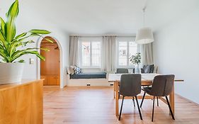 Feelhome-Karmeliterviertel-6 Gaeste-Wifi-Smart Tv